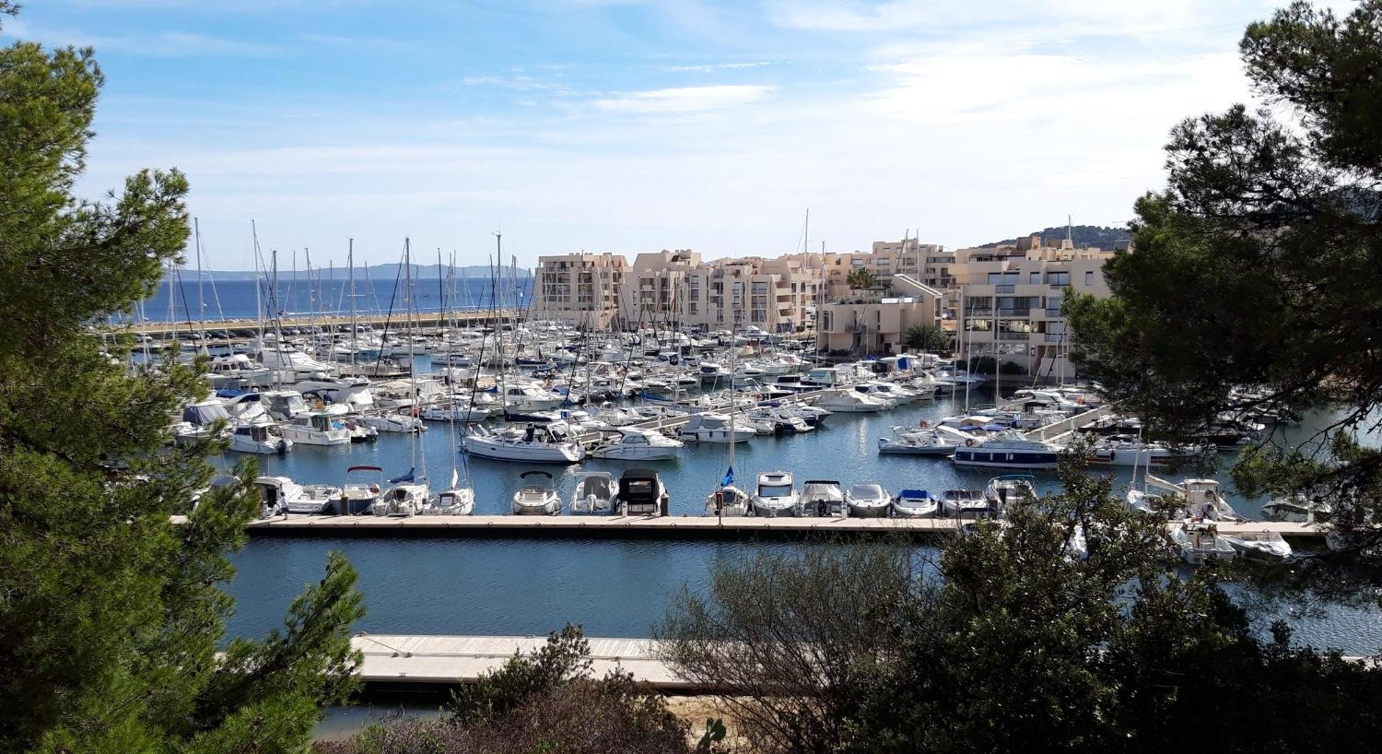 T2 Terrasse, Bormes Les Mimosas La Faviere, 5 Pers, 5 Mn A Pieds Des Plages Et Commerces Buitenkant foto